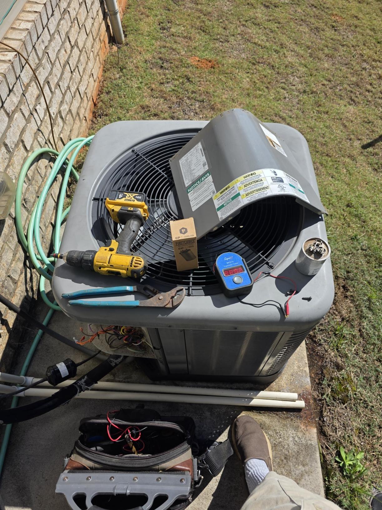 Air conditioner hums but will not come on